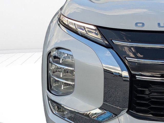 New 2026 Mitsubishi Outlander SE image 9