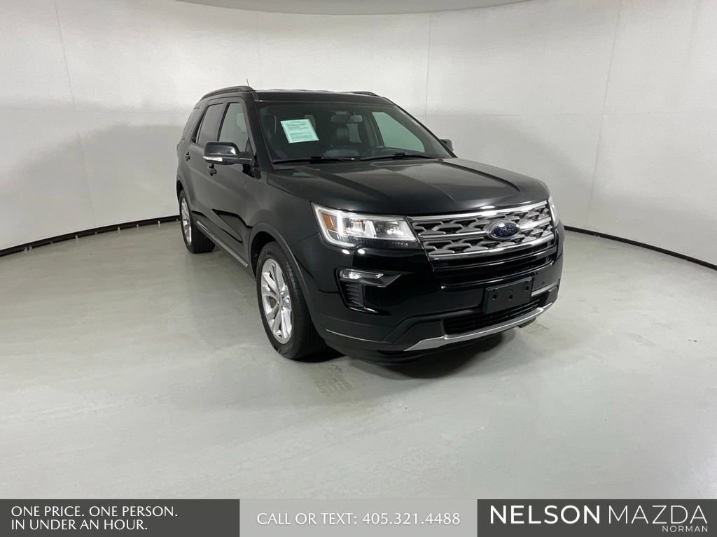 Used 2018 Ford Explorer XLT w/ Equipment Group 202A FWD image 3