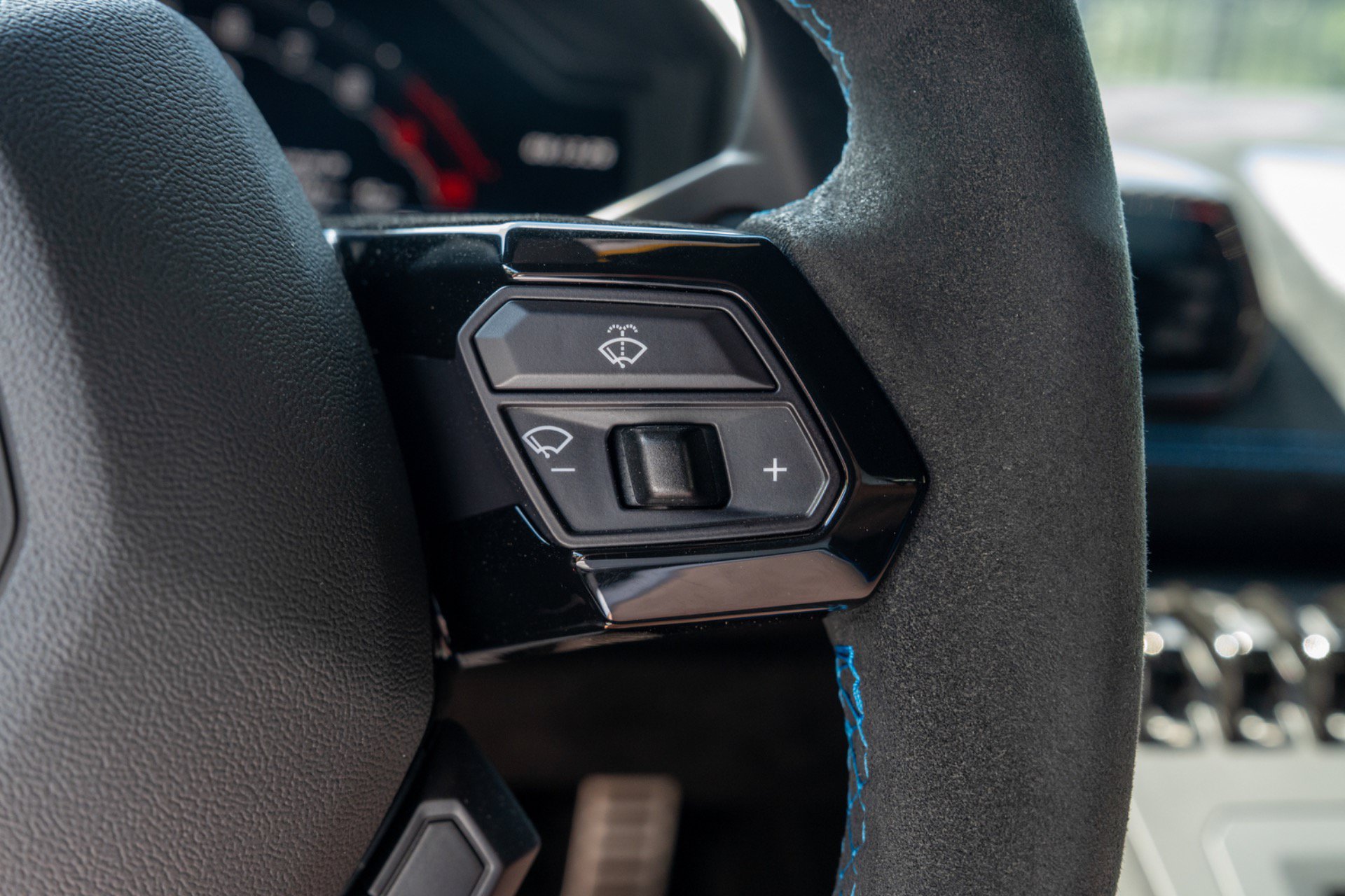 Used 2021 Lamborghini Huracan STO RWD image 24