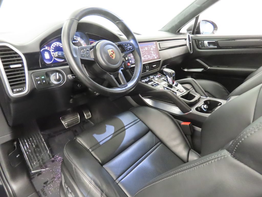 Certified 2022 Porsche Cayenne Turbo GT AWD/4WD image 4