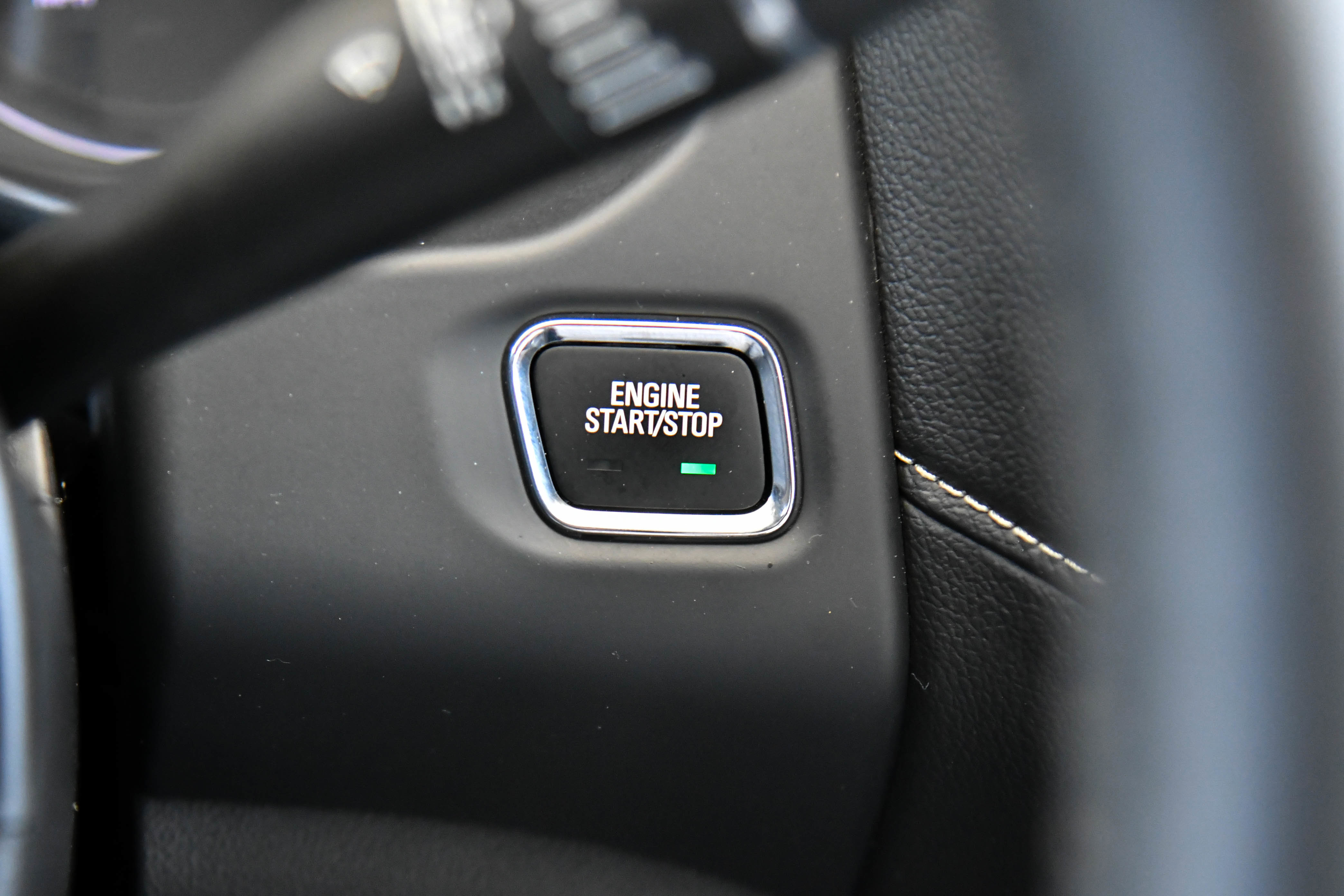 Used 2023 GMC Acadia SLT image 29