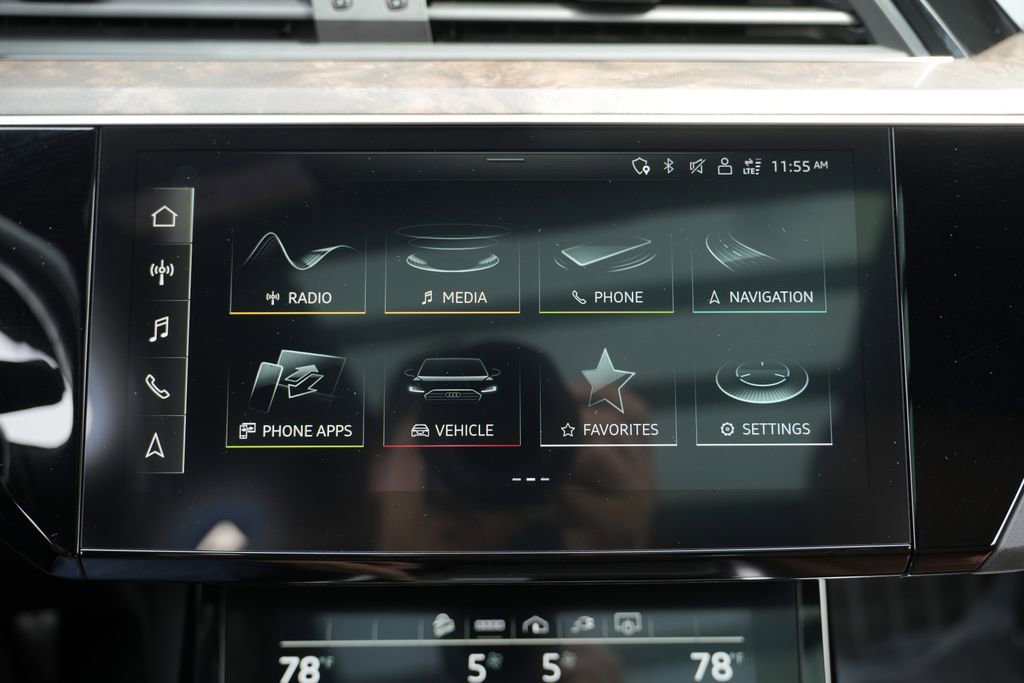Used 2022 Audi e-tron Premium w/ Convenience Plus Package AWD/4WD image 61