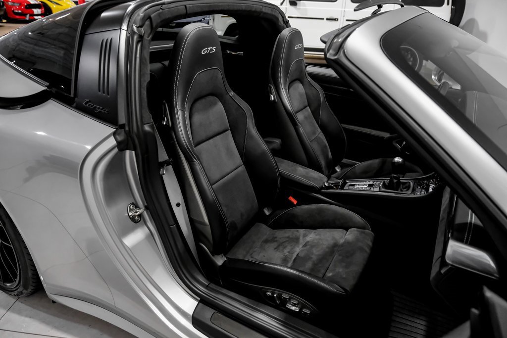 Used 2017 Porsche 911 Targa 4 GTS image 31