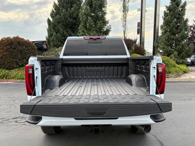 New 2026 GMC Sierra 3500 Denali w/ Denali Reserve Package AWD/4WD image 9