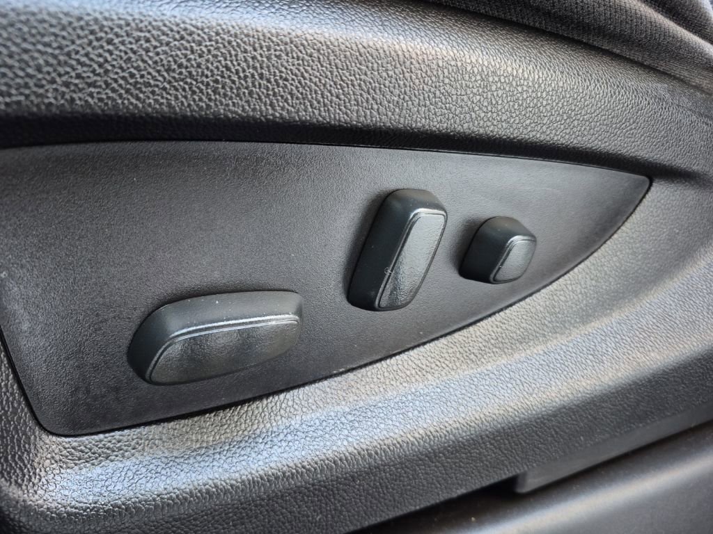 Used 2018 Chevrolet Silverado 1500 LT w/ All Star Edition image 17