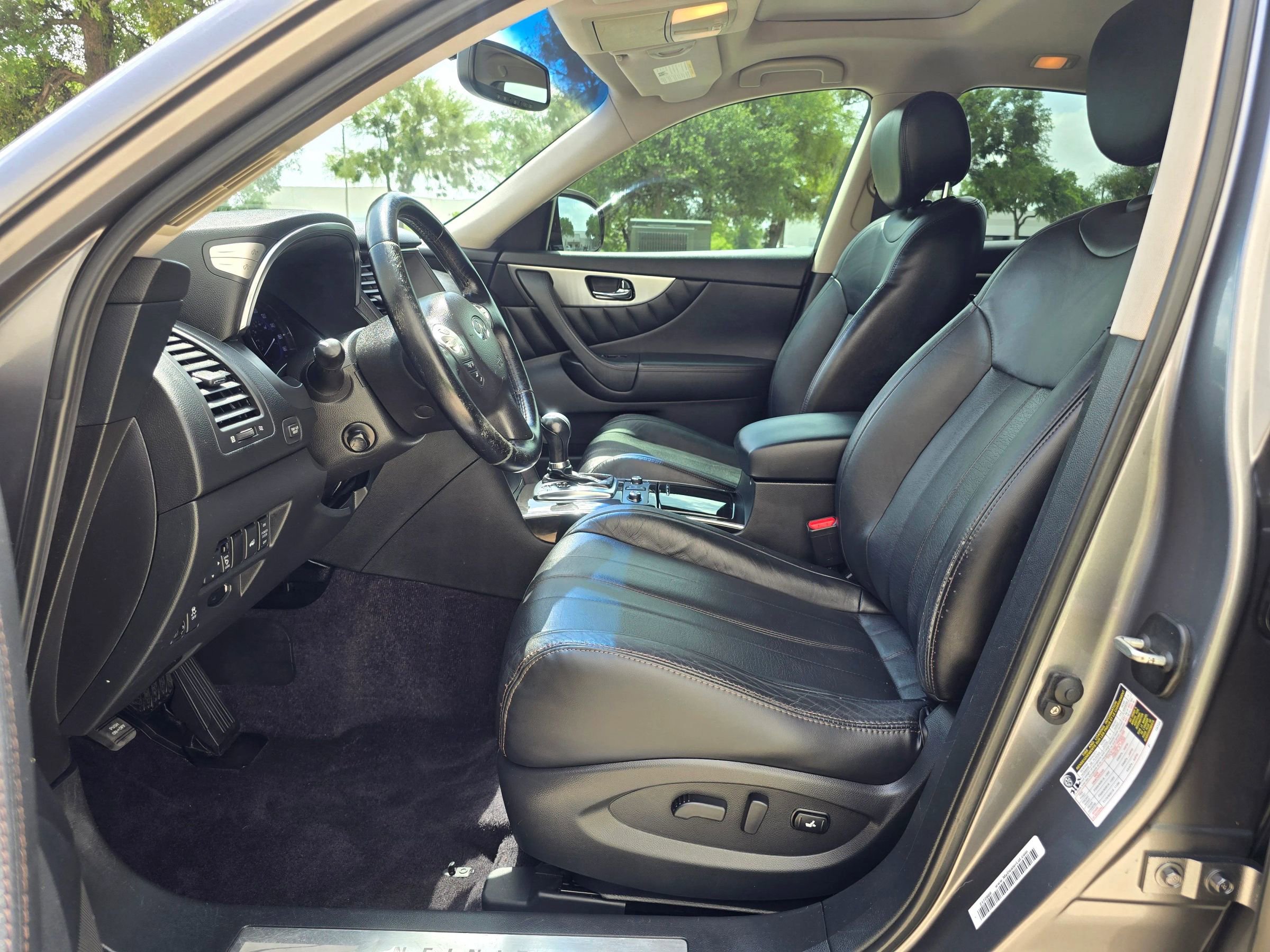 Used 2015 INFINITI QX70 2WD w/ Premium Package image 22