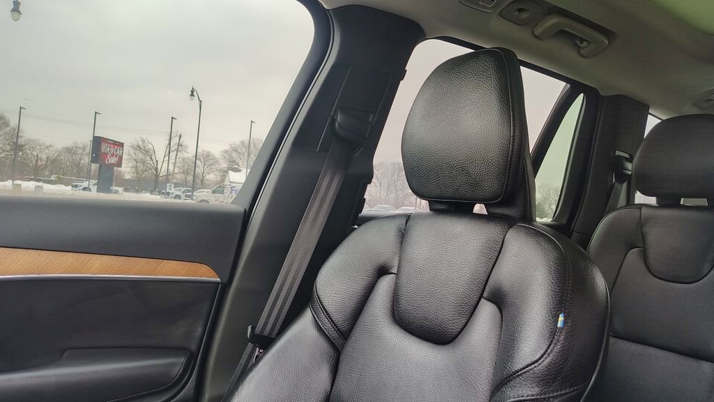 Certified 2023 Volvo XC90 B5 Plus w/ Protection Package Premier image 23