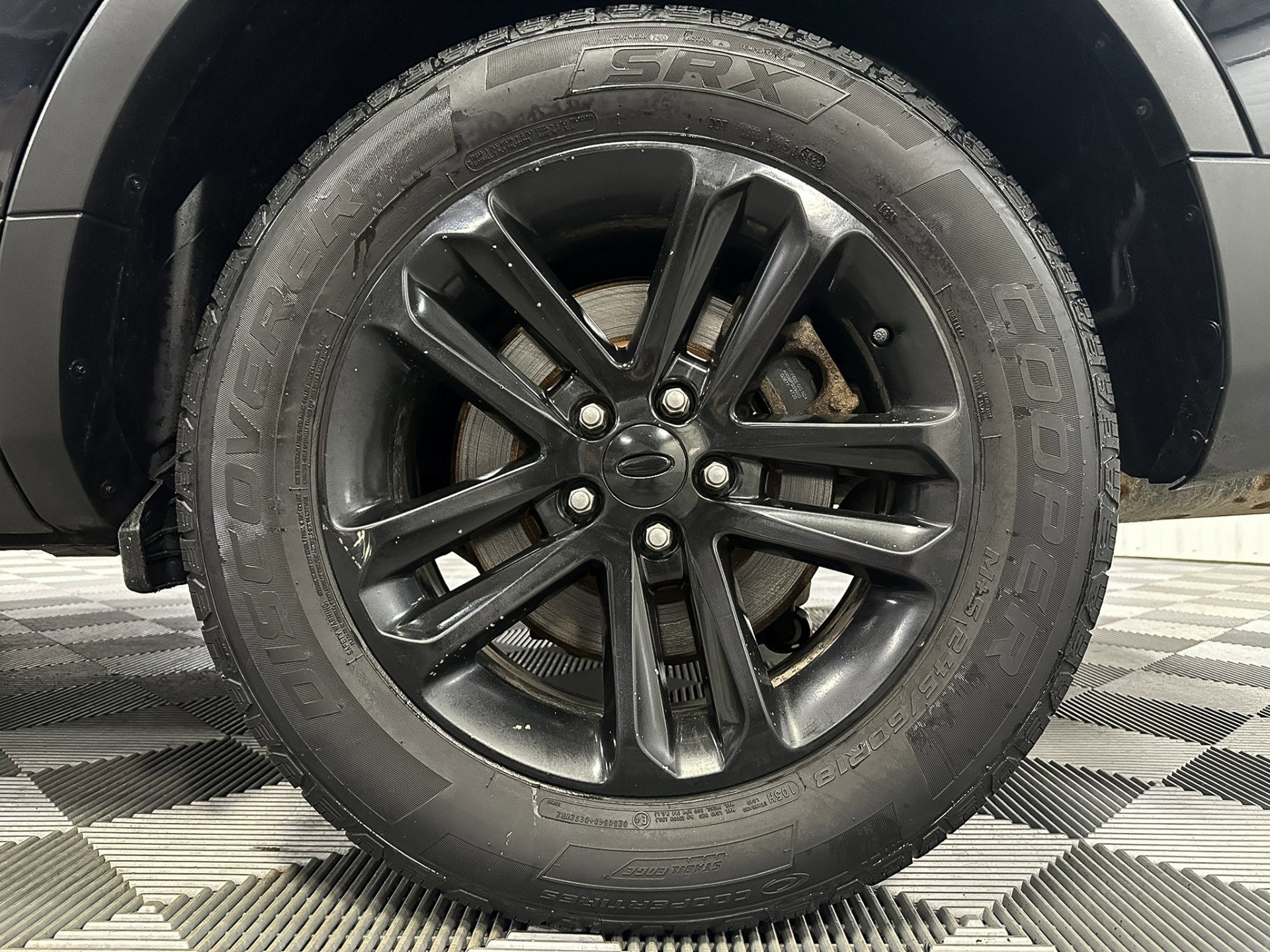 Used 2017 Ford Explorer XLT image 22