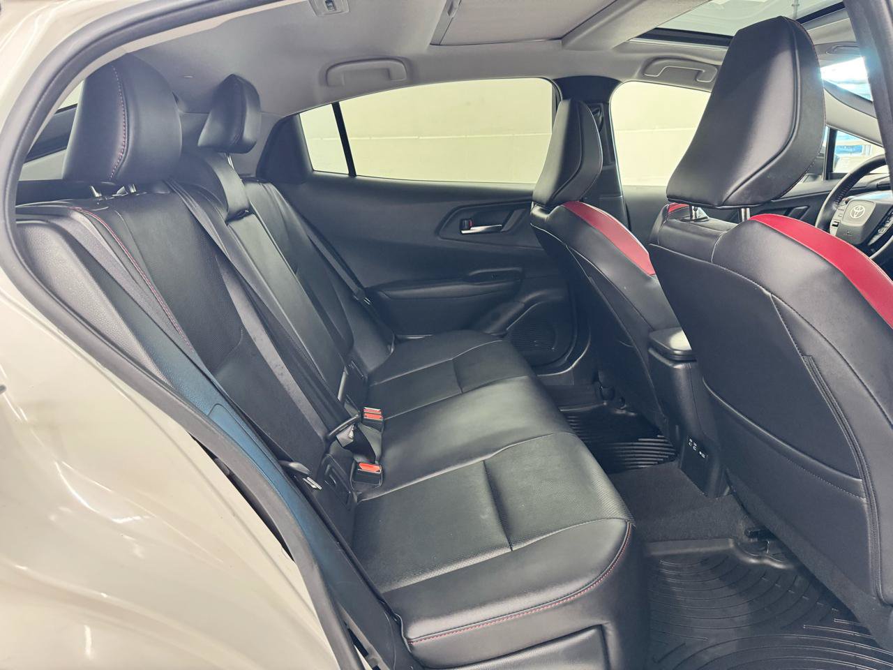 Used 2024 Toyota Prius Prime FWD image 19