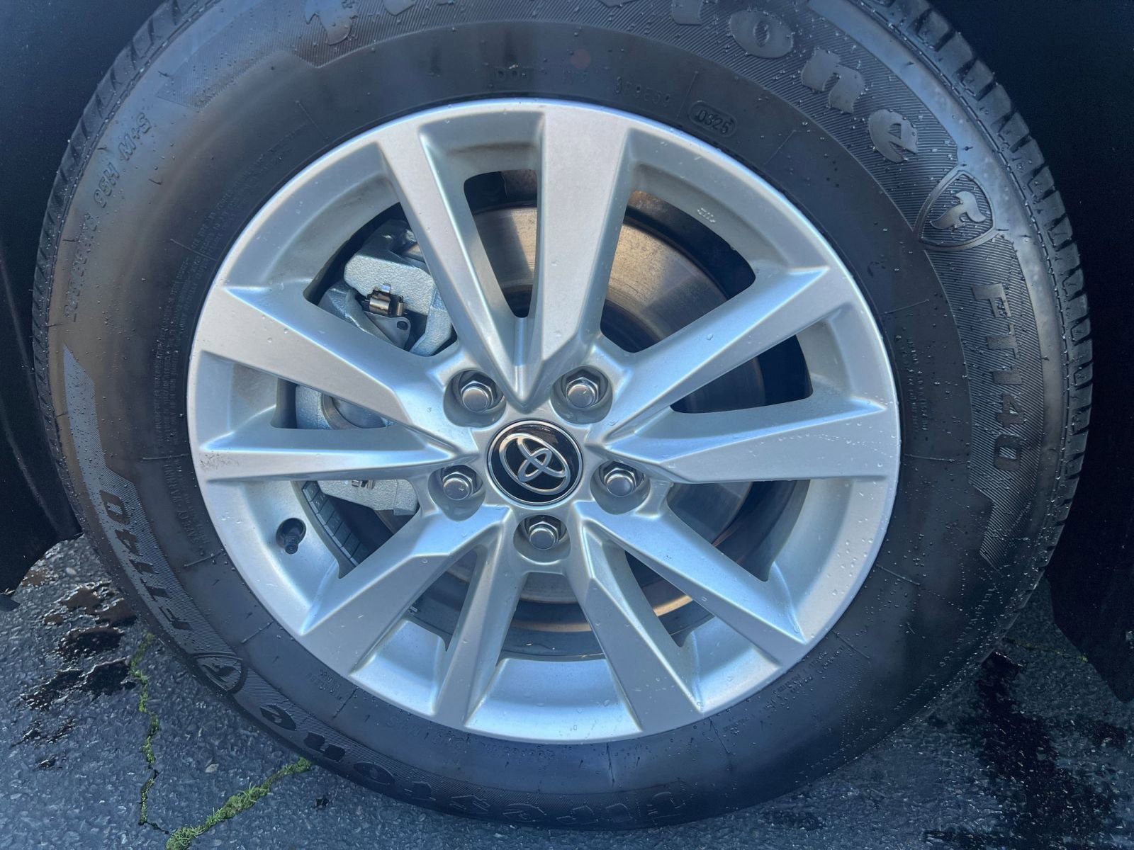 Used 2025 Toyota Camry LE image 30