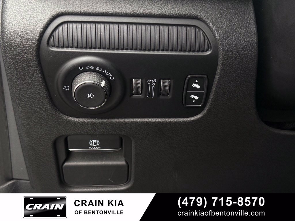 Used 2022 Jeep Wagoneer Series III w/ Premium Group I AWD/4WD image 12