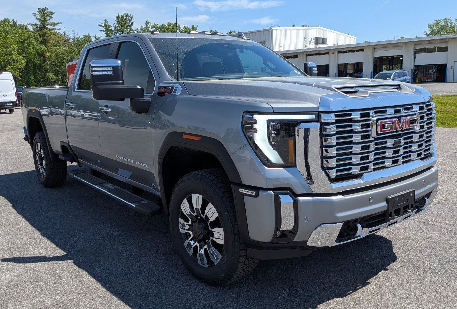 New 2026 GMC Sierra 3500 Denali w/ Denali Reserve Package AWD/4WD image 3