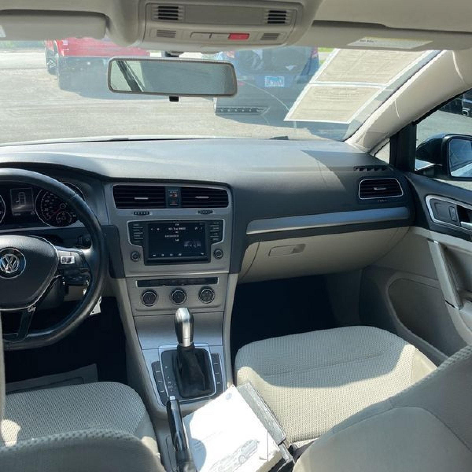 Used 2017 Volkswagen Golf S FWD image 9