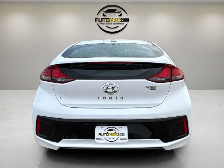 Used 2018 Hyundai Ioniq Blue FWD image 4