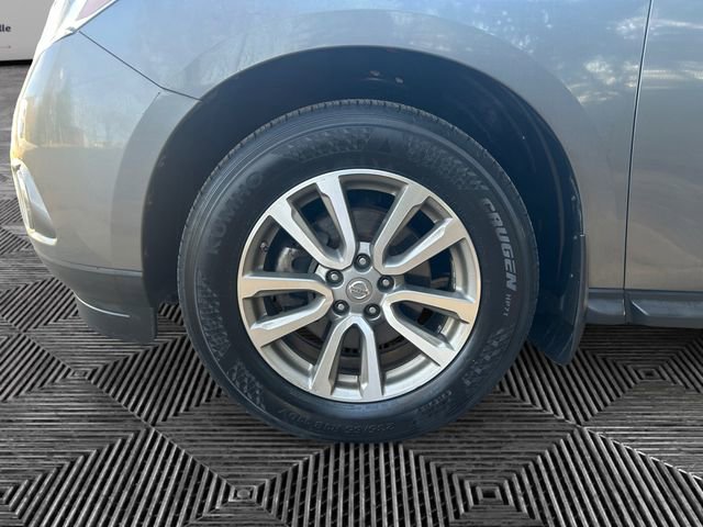 Used 2016 Nissan Pathfinder SV image 14