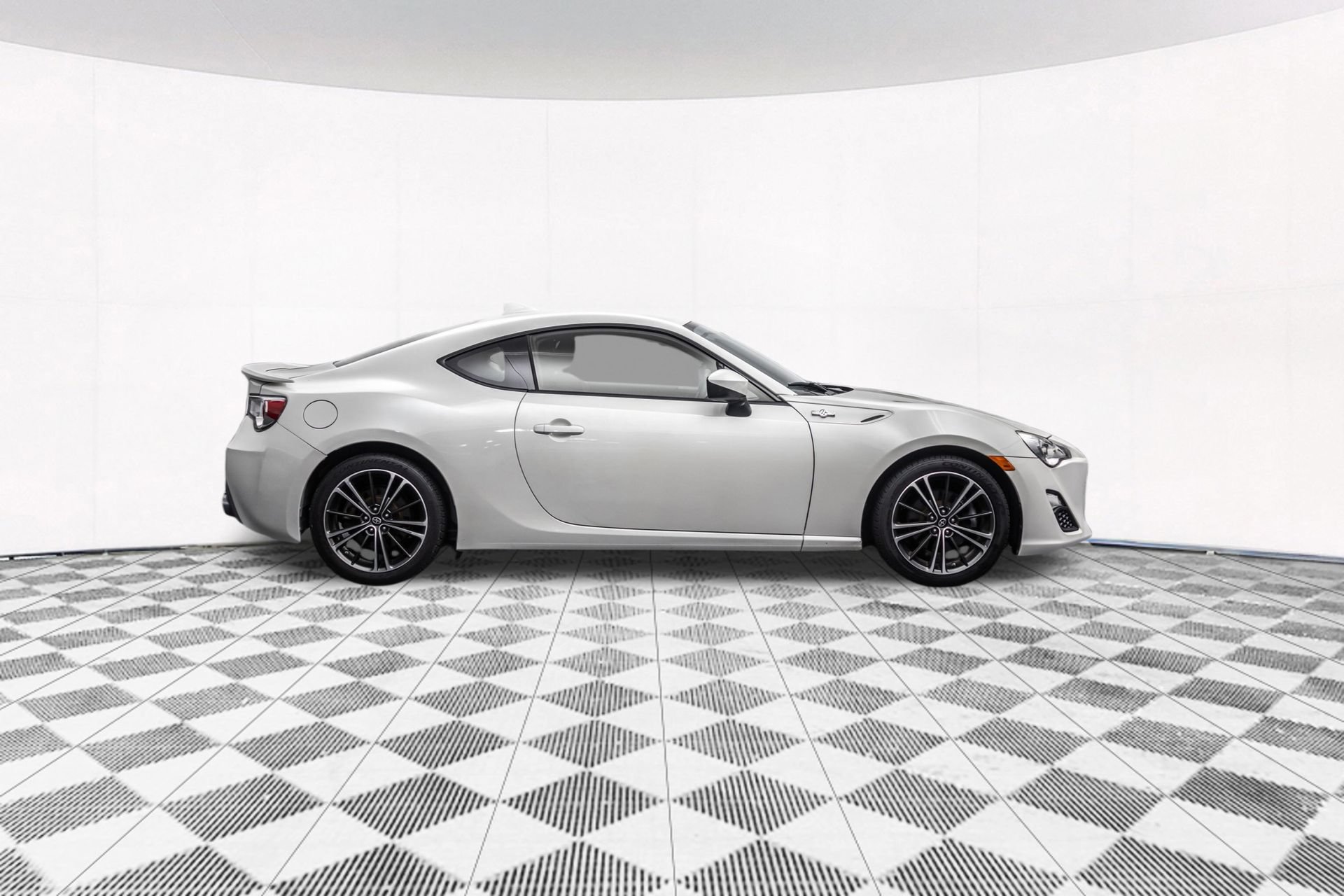Used 2015 Scion FR-S RWD image 13