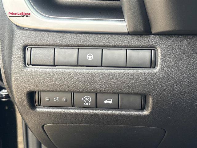 Certified 2025 Nissan Rogue SV FWD image 19