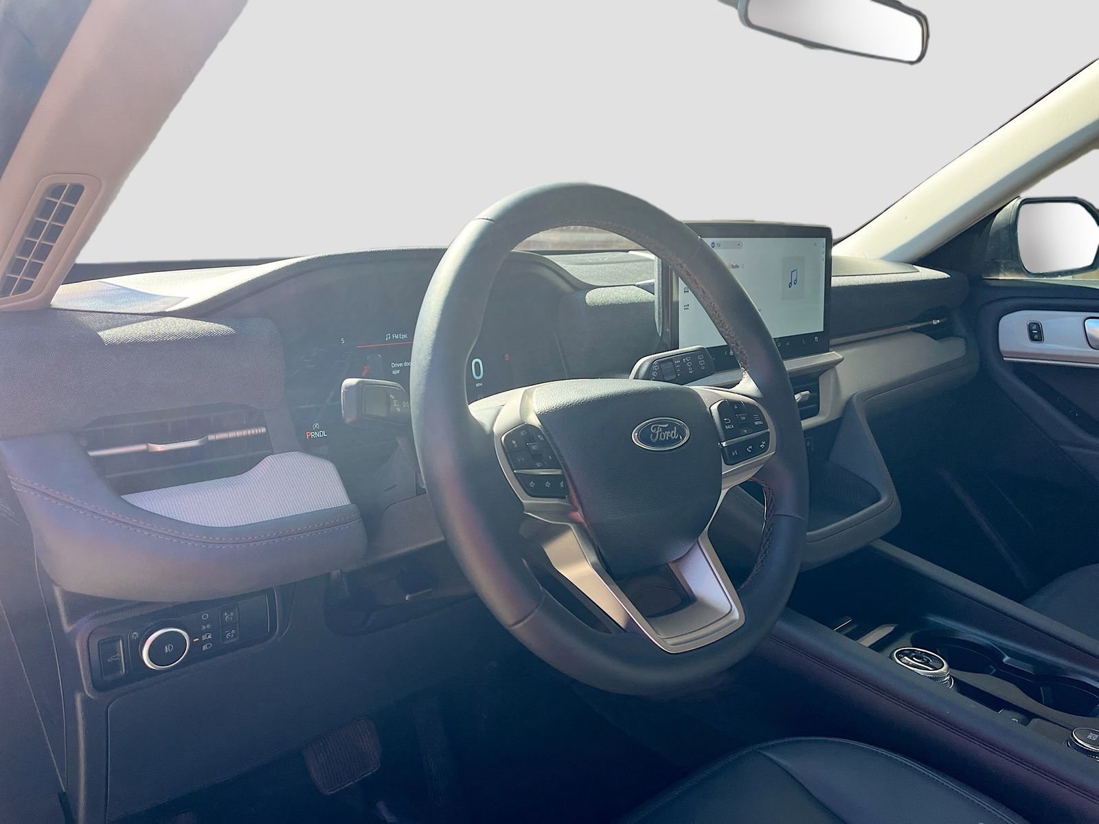 Used 2025 Ford Explorer Active w/ Active Comfort Package AWD/4WD image 9