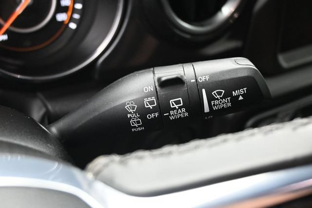 Used 2023 Jeep Wrangler Unlimited Sahara AWD/4WD image 17