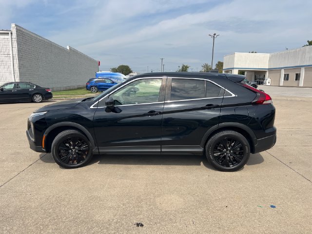 Used 2022 Mitsubishi Eclipse Cross LE AWD/4WD image 2