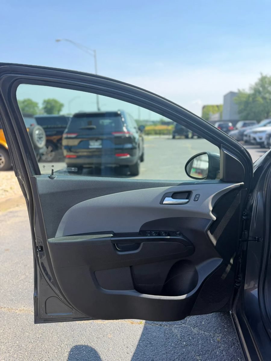 Used 2019 Chevrolet Sonic LT FWD image 8