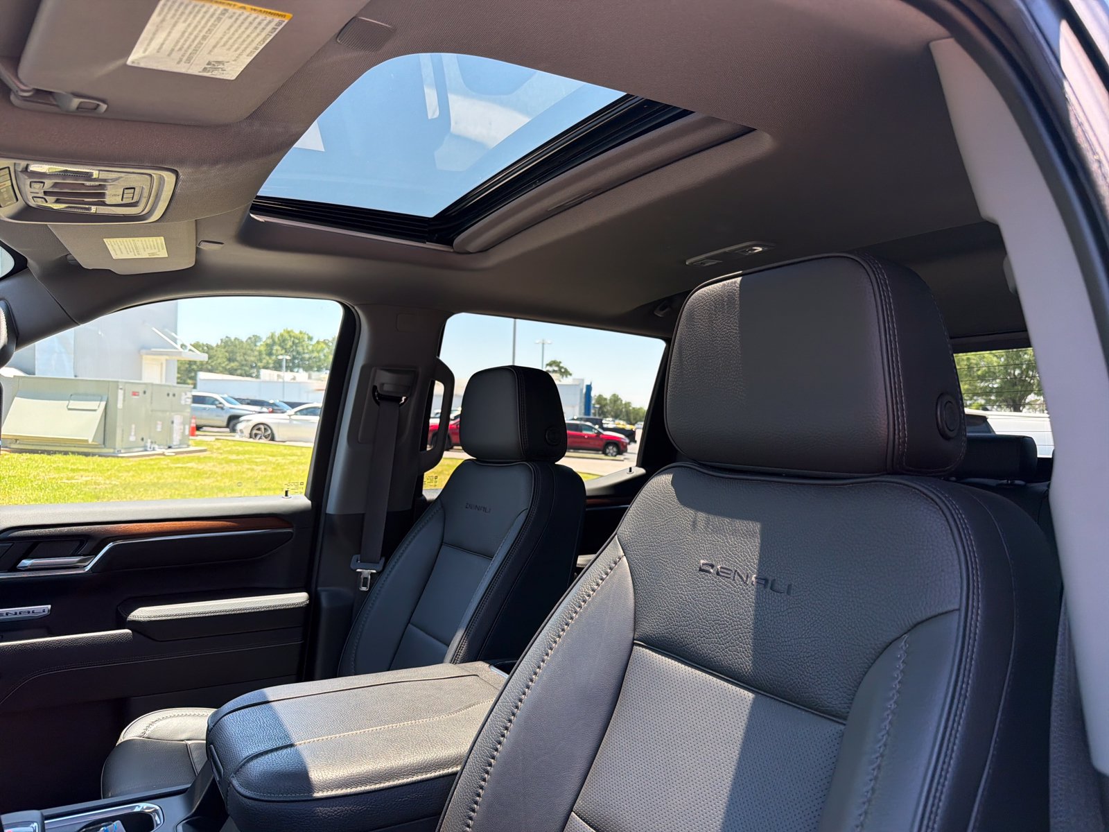 Used 2024 GMC Sierra 1500 Denali w/ Denali Reserve Package AWD/4WD image 28
