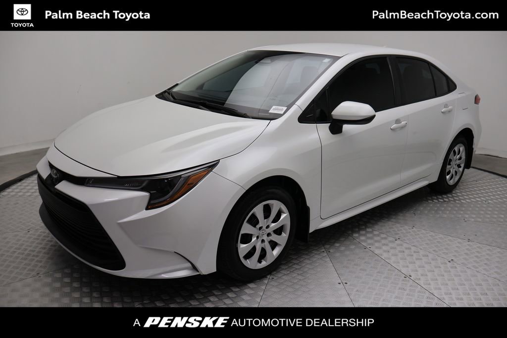 Certified 2025 Toyota Corolla LE FWD image 1