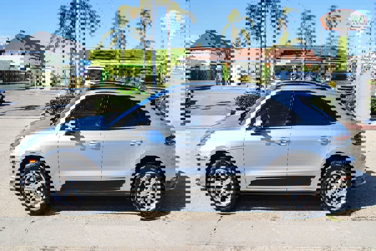 Used 2020 Porsche Macan image 2