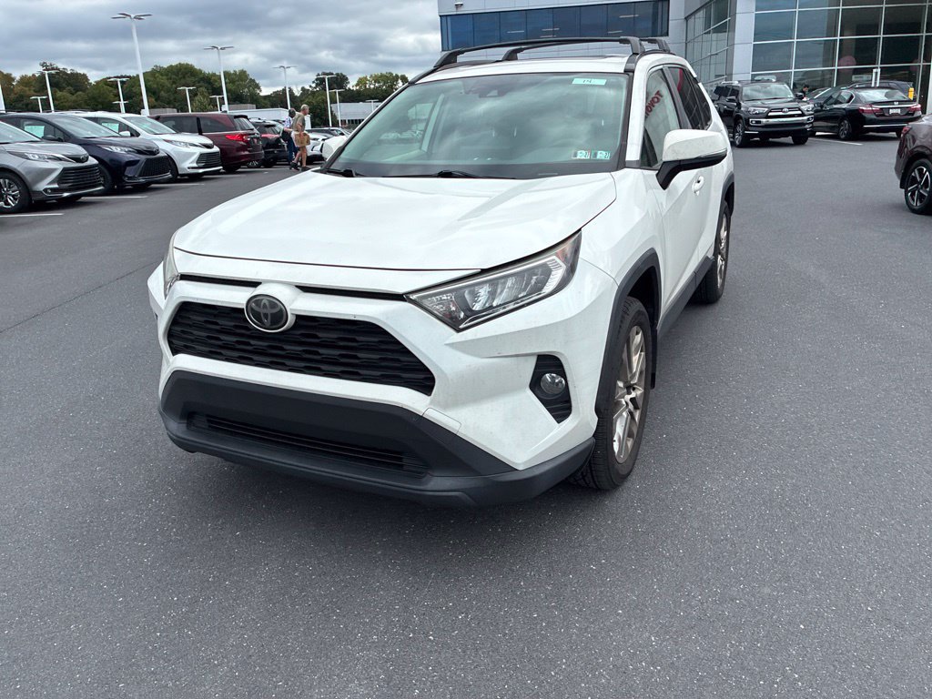 Used 2019 Toyota RAV4 XLE Premium w/ Cold Weather Package AWD/4WD image 19