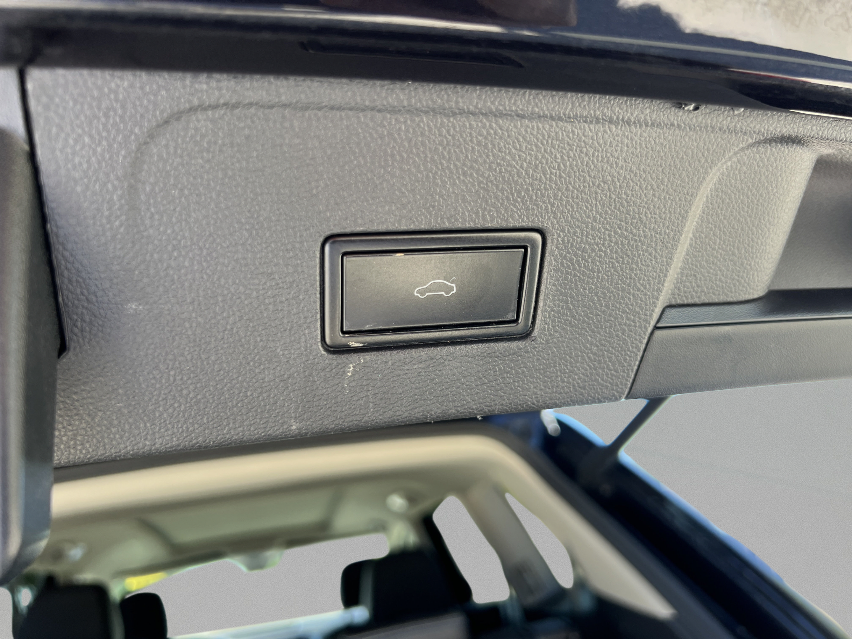 Used 2021 Volkswagen Atlas SEL FWD image 28