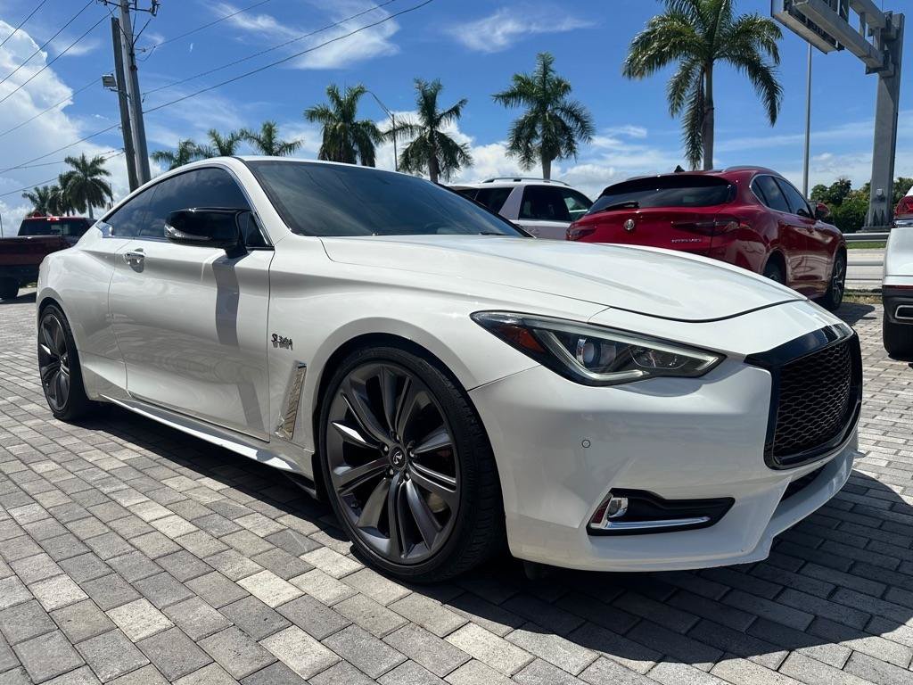Used 2017 INFINITI Q60 Red Sport 400