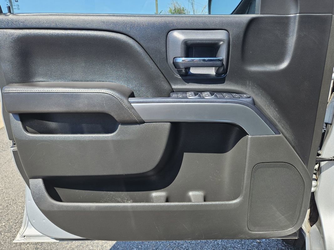 Used 2017 Chevrolet Silverado 1500 LT w/ LT Eassist Package AWD/4WD image 11