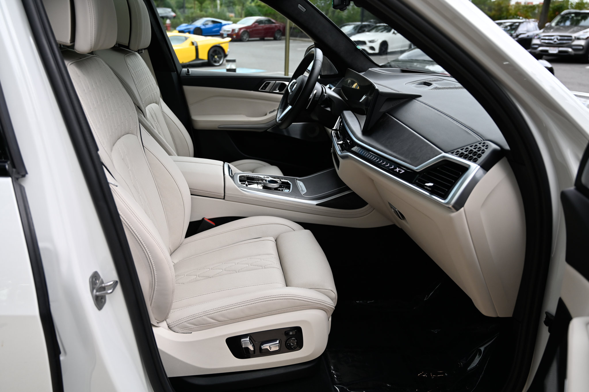 Used 2023 BMW X7 xDrive40i w/ Executive Package AWD/4WD image 60