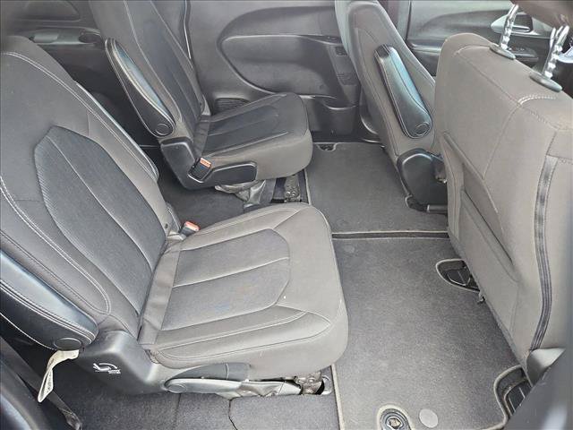 Used 2021 Chrysler Pacifica Touring FWD image 25