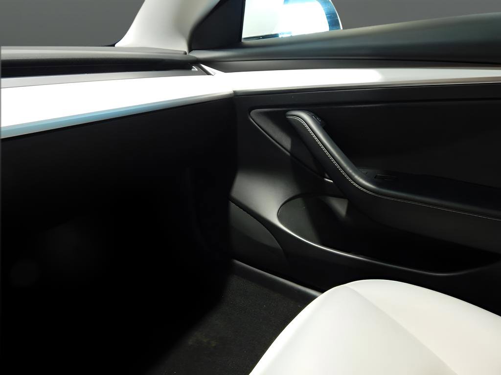 Used 2021 Tesla Model 3 Performance image 27