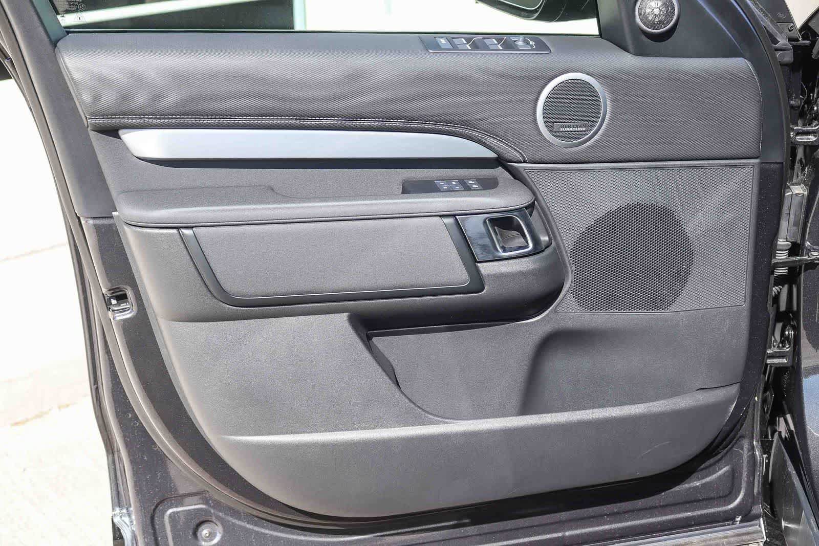New 2026 Land Rover Discovery Dynamic SE AWD/4WD image 22