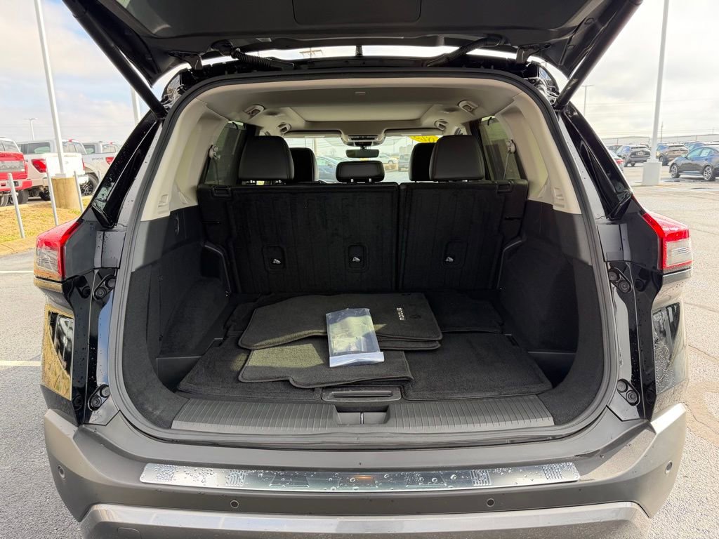 Used 2023 Nissan Rogue SL w/ SL Premium Package image 44