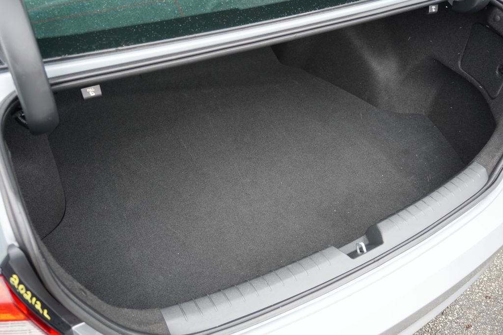 Used 2015 Hyundai Sonata Sport w/ Option Group 03 image 9