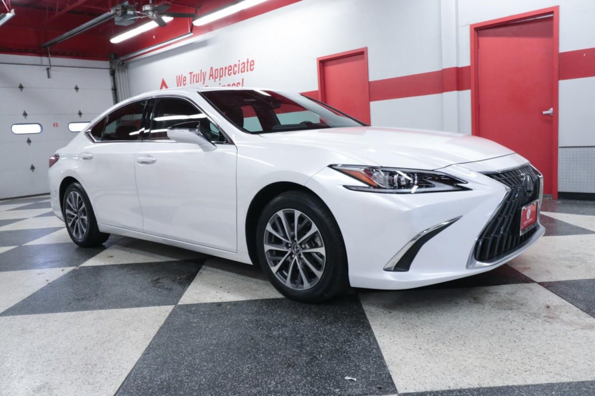 Used 2022 Lexus ES 350 w/ Premium Package FWD image 2