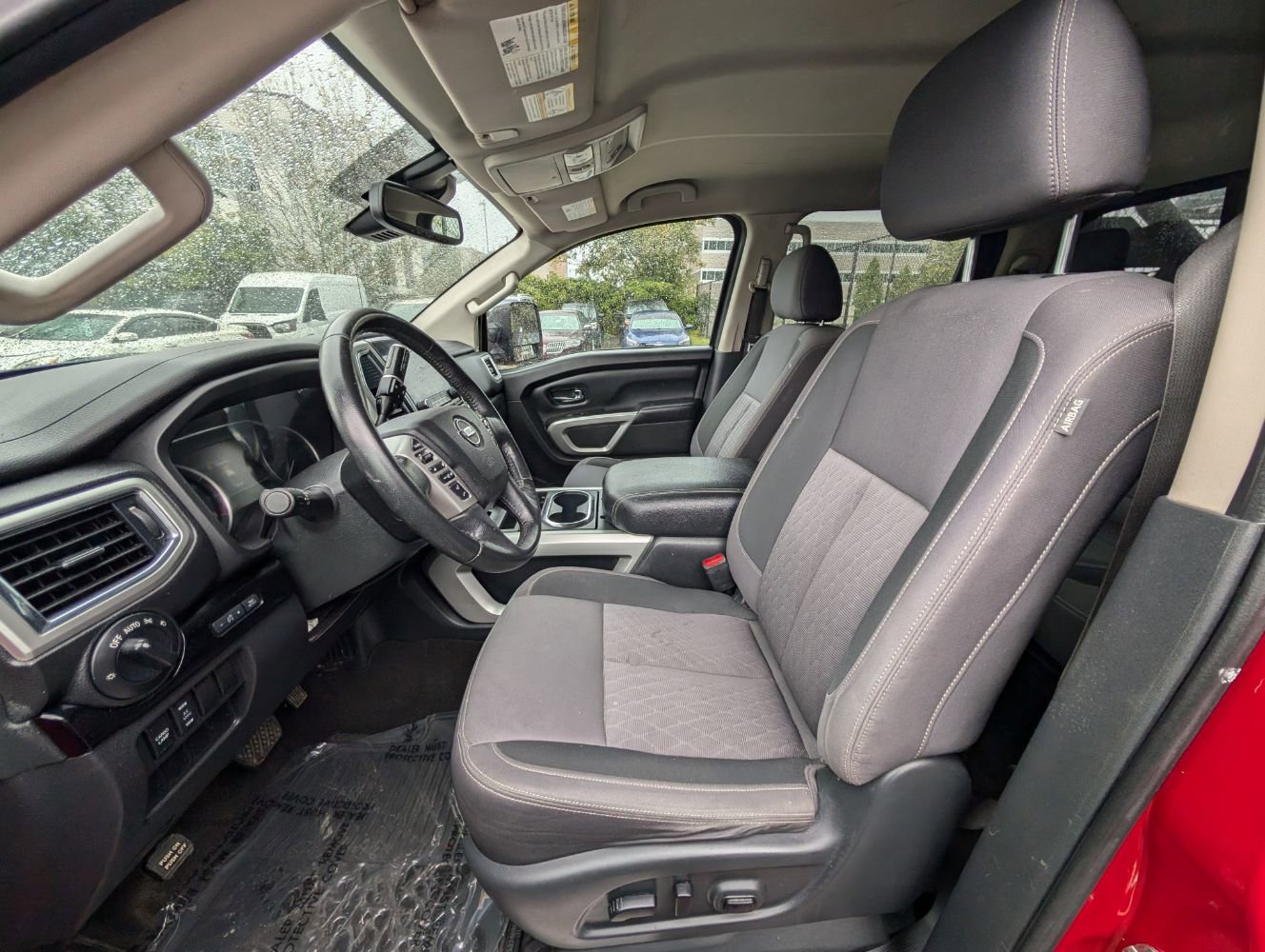 Used 2020 Nissan Titan SV w/ SV Convenience Package image 14