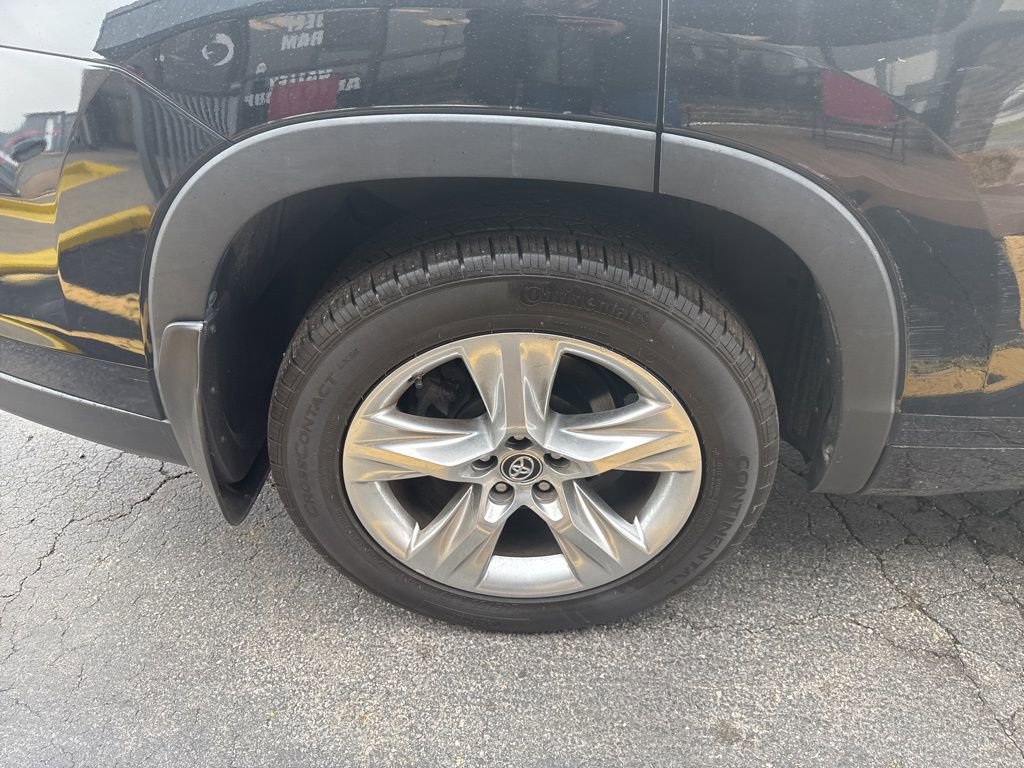 Used 2016 Toyota Highlander Limited image 19