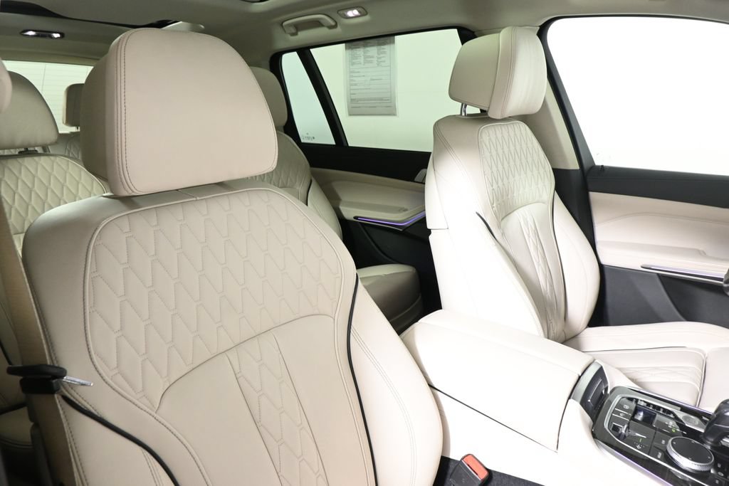 Used 2020 BMW X7 xDrive40i w/ Premium Package AWD/4WD image 38