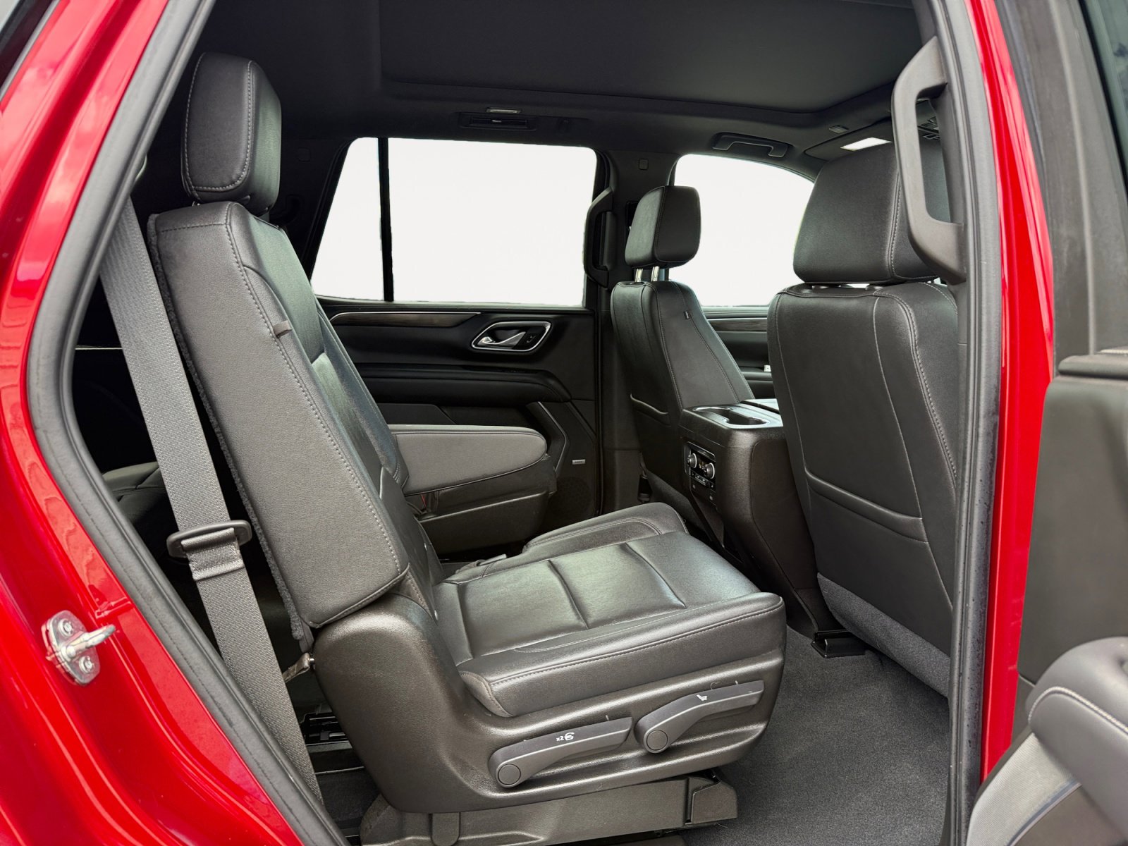 Used 2021 Chevrolet Tahoe Z71 w/ Z71 Off-Road Package image 18