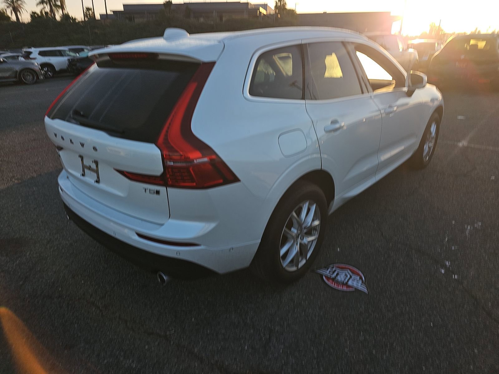 Used 2018 Volvo XC60 T5 Momentum AWD/4WD image 2