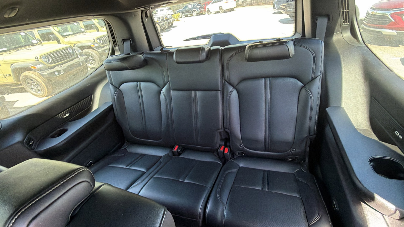 Certified 2025 Jeep Wagoneer 4WD w/ Convenience Group I image 25