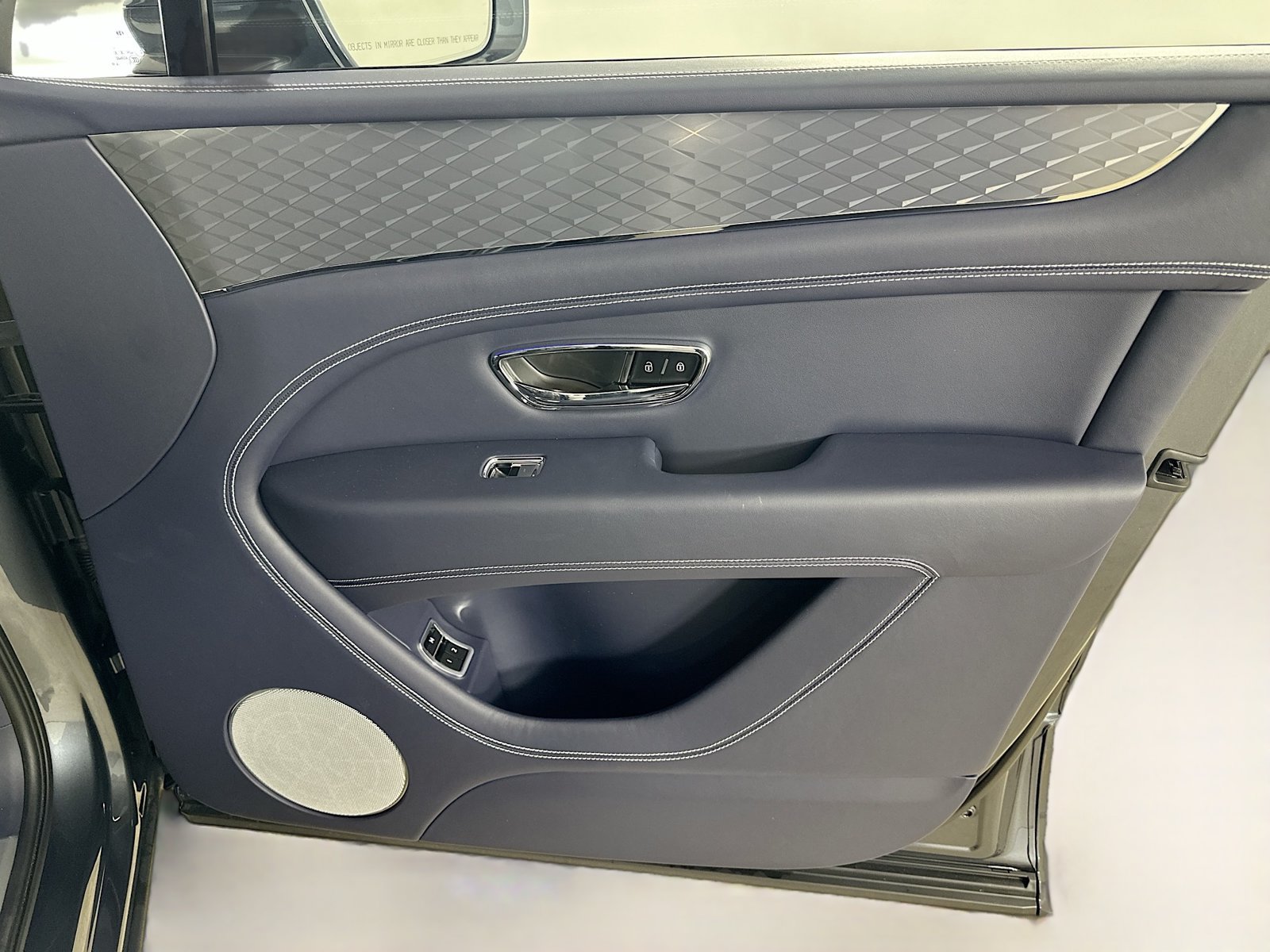 New 2026 Bentley Bentayga Extended Wheelbase AWD/4WD image 48