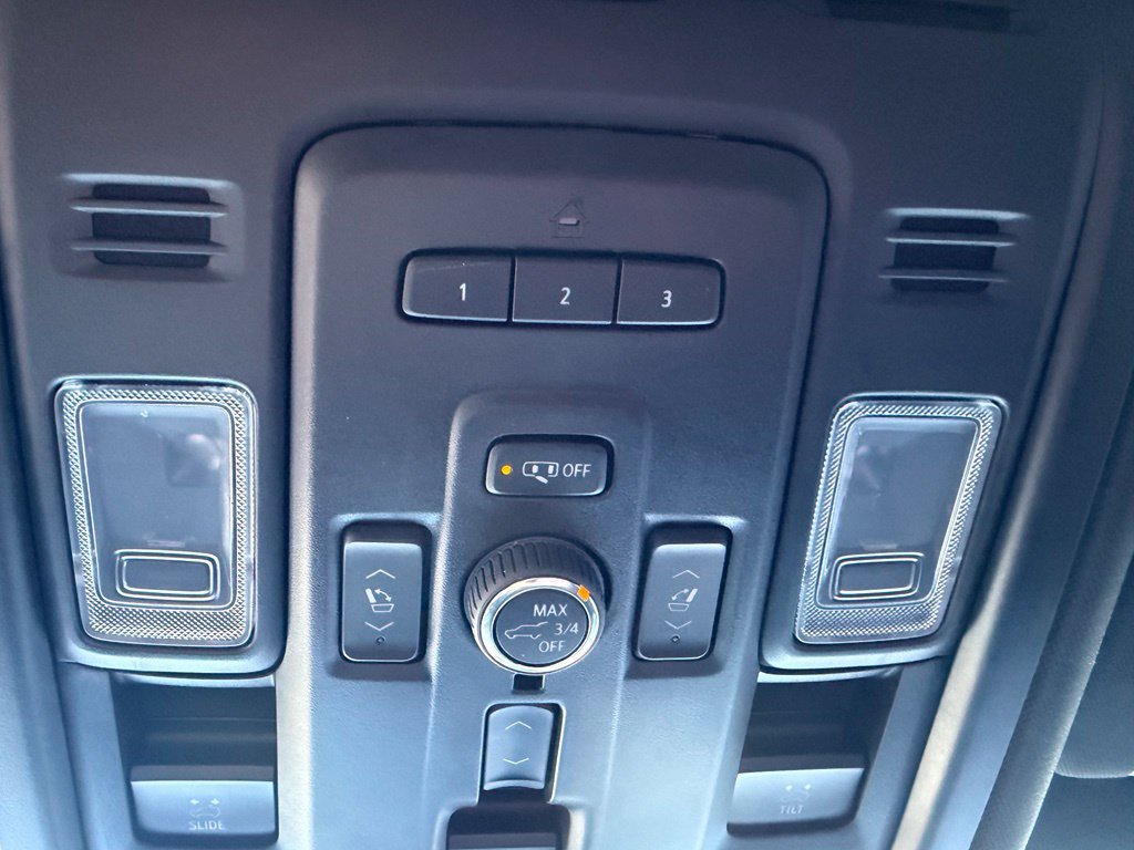 Used 2024 GMC Yukon Denali Ultimate AWD/4WD image 26