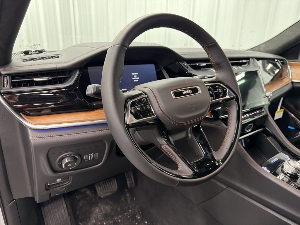 New 2026 Jeep Grand Cherokee Summit image 16