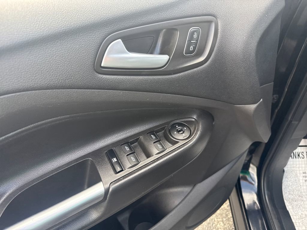 Used 2018 Ford Escape SE w/ Ford Safe & Smart Package AWD/4WD image 27