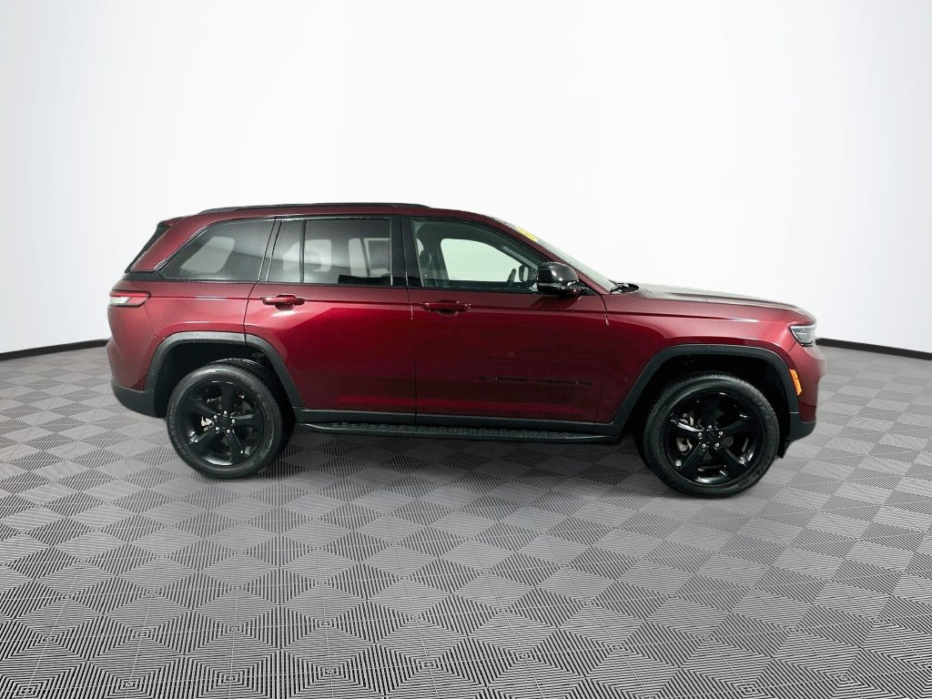 Certified 2025 Jeep Grand Cherokee Altitude AWD/4WD image 14